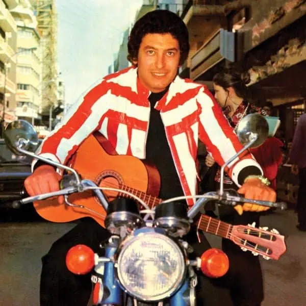 Omar Khorshid – Giant + Guitar
