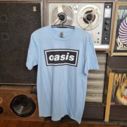 חולצה תכלת Oasis - Logo